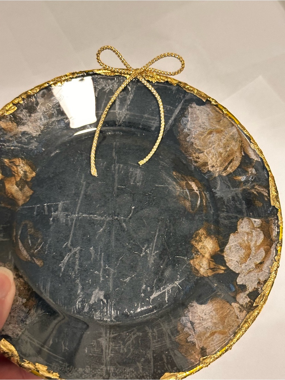 Handmade round Decorative glass plate black with gold